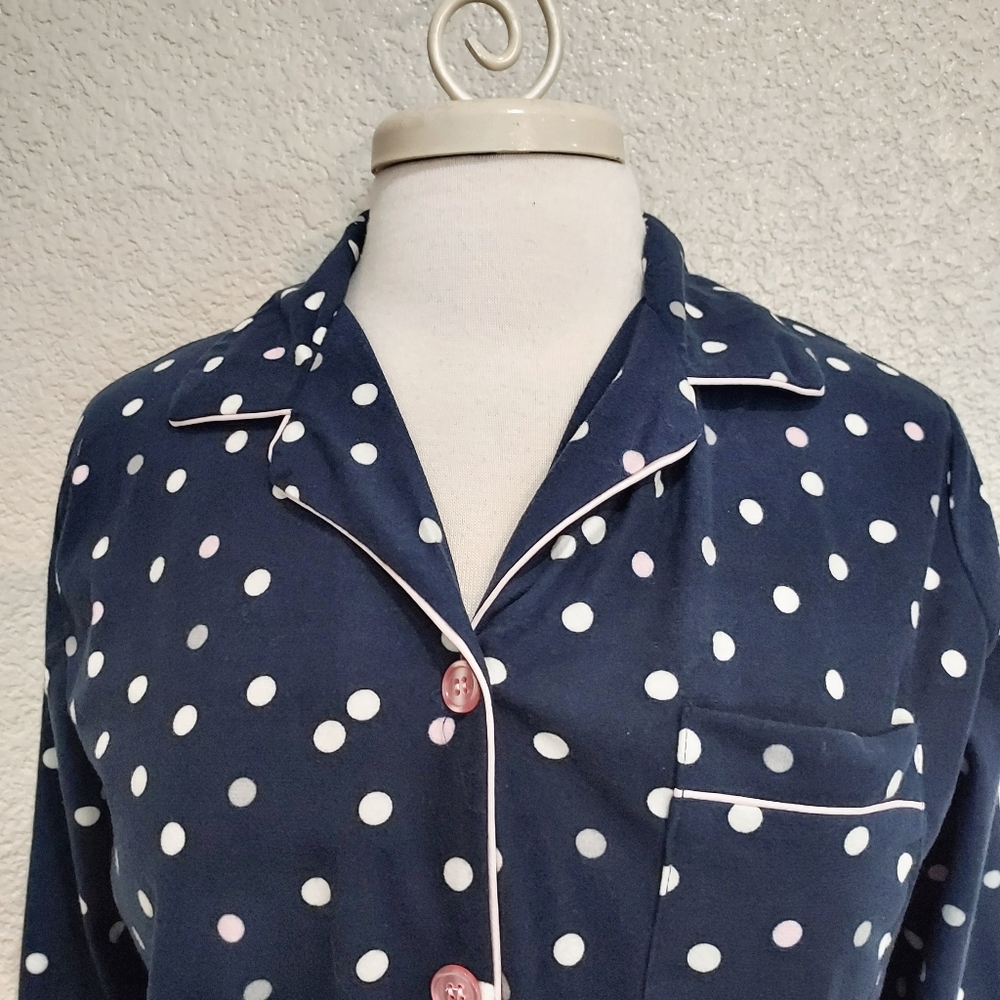 ⭐️5/$20 White Mark Blue & White Polka Dot Button Sleep Top Size Medium - Picture 10 of 10